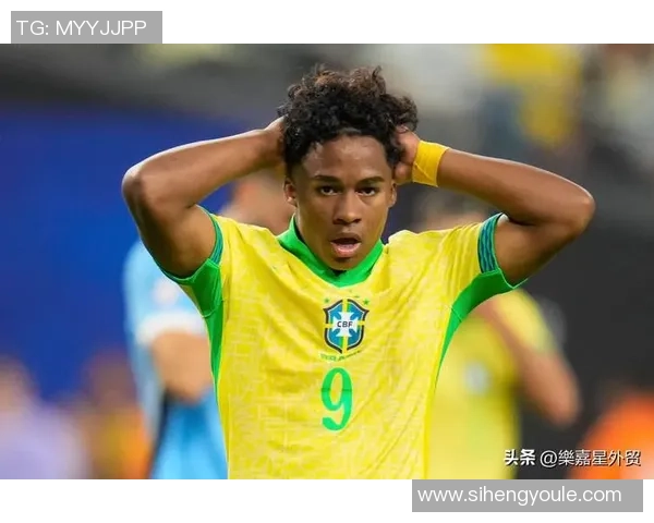 足球初恋球星的记忆与传奇 足坛新星崛起的故事与情感交织