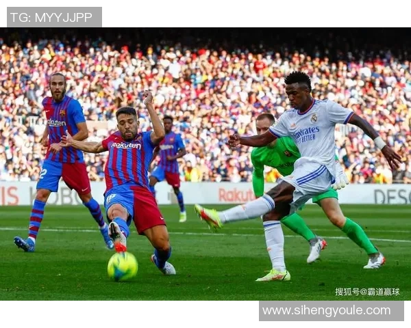 西班牙足球传奇巨星回顾:从巴萨到皇马的辉煌历程与影响 西班牙足球传奇巨星回顾:从巴萨到皇马的辉煌历程与影响